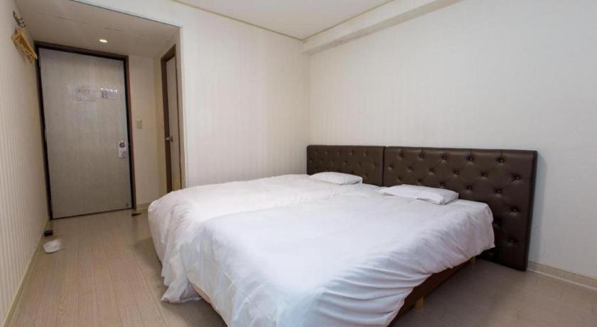 Hotel Empire In Shinjuku 2*
